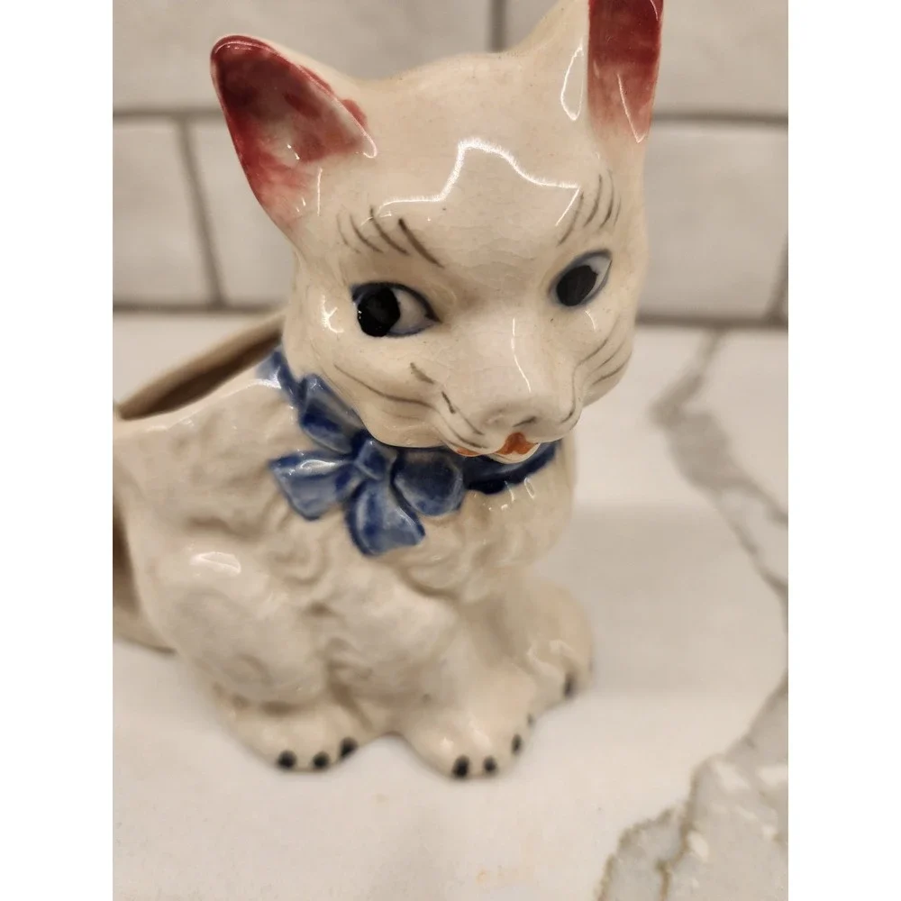 Vintage Japan White Kitty Cat Small Ceramic Planter‎ Blue Bow Hand Painted